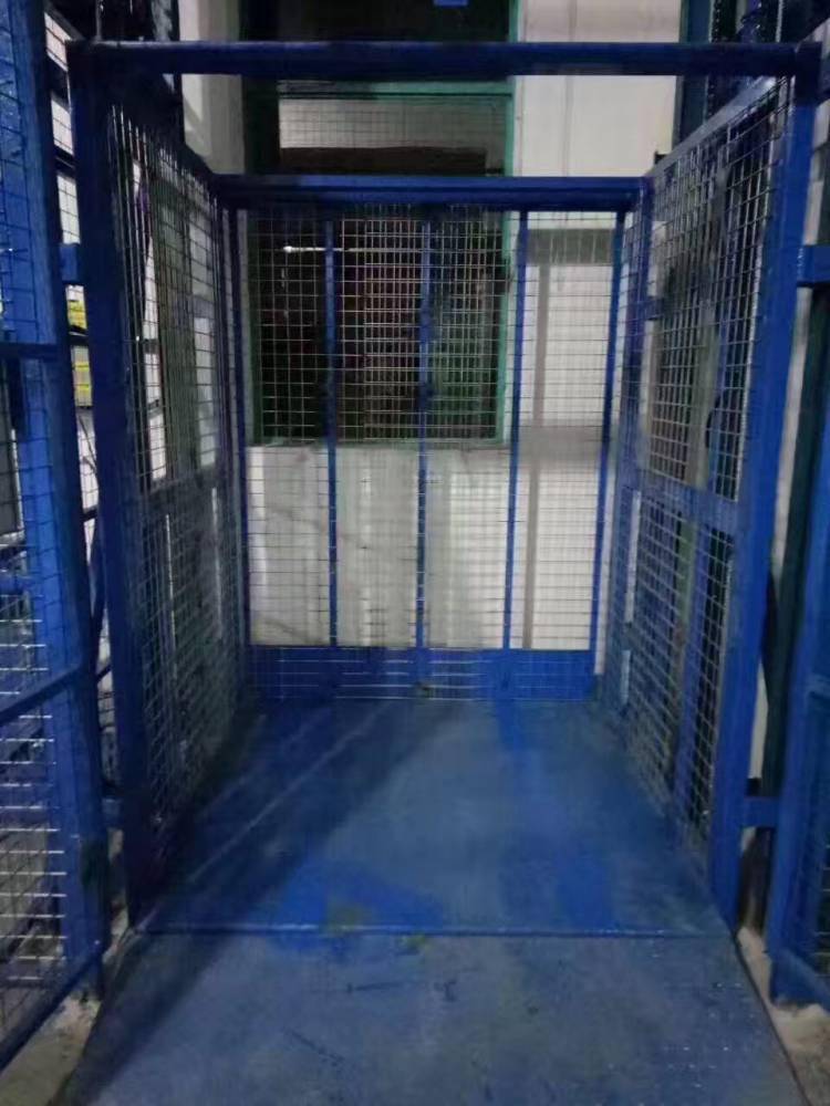建筑工地液壓升降貨梯